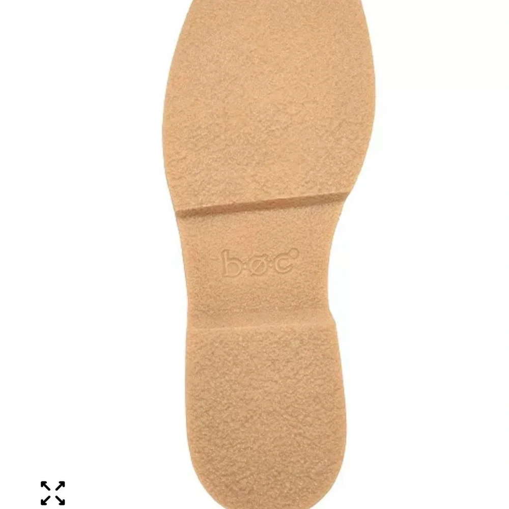 boc Women's Light Tan Suede Side-Zip Ankle Booties NIB - Picture 3 of 7